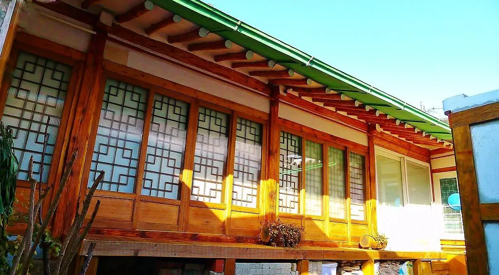 Hanok Guesthouse 201 Seoul 2*,  Güney Kore